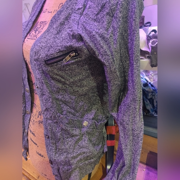 Vexy Cardigan - Picture 4 of 7